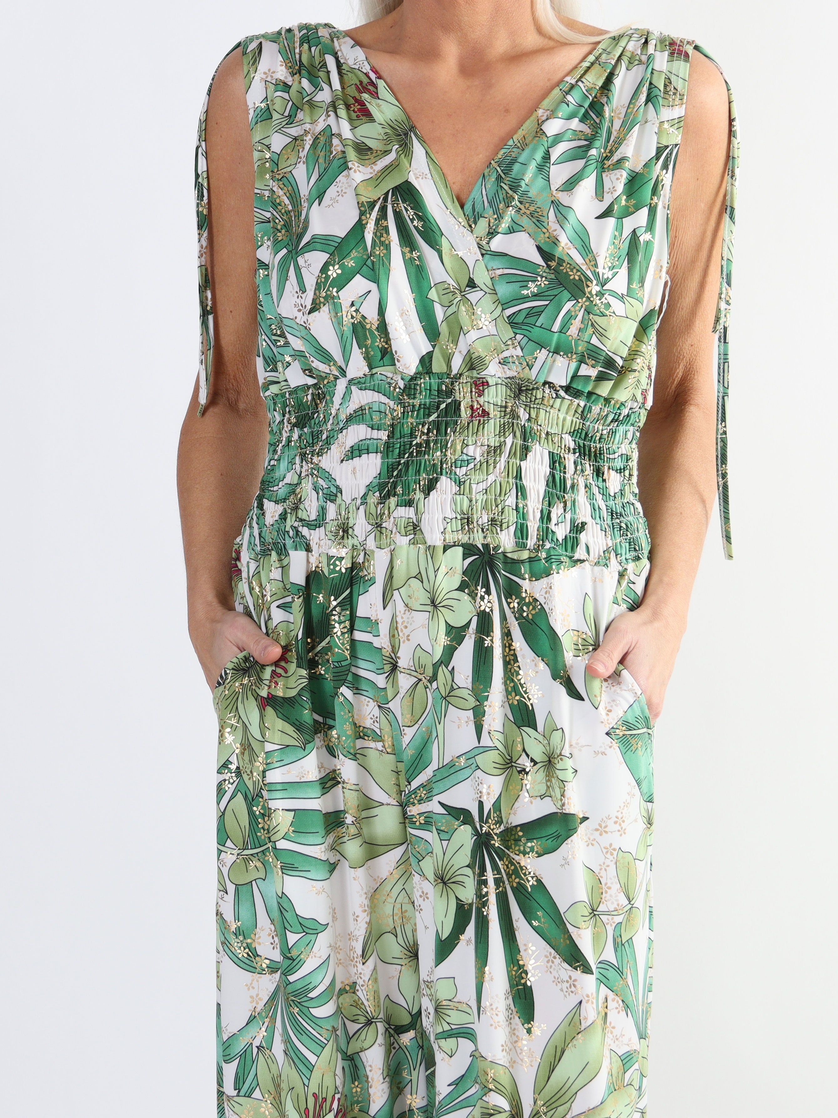 Pams Jumpsuit N/S - Elastisk plus size buksedragt med bladmønster